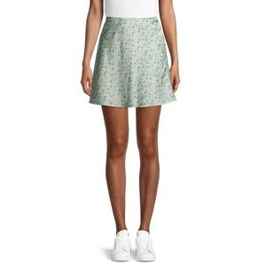 Blue mini skirt with little daisies and elastic waist